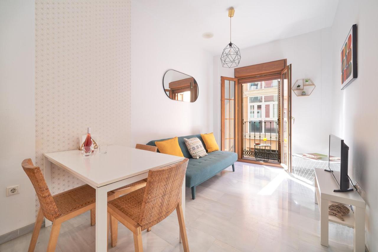 Apartamento En El Centro, Tranquilo Y Luminoso Málaga Dış mekan fotoğraf